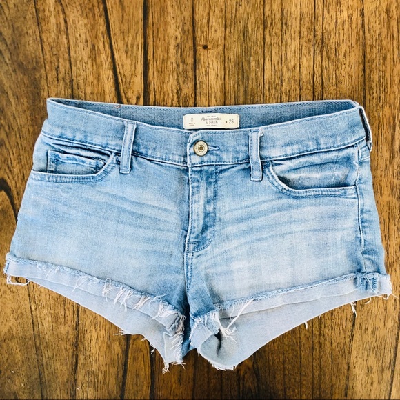 Abercrombie & Fitch Pants - Abercrombie and Fitch denim shorts size 0